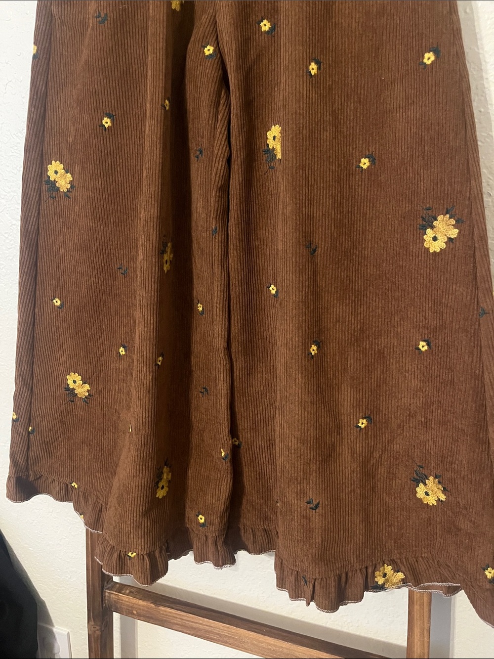 Wide leg corduroy embroidered pants - Picture 3 of 9
